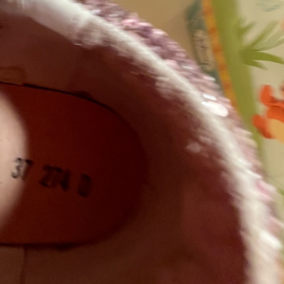 Golden Goose Sneakers 37 EUC - Picture 8 of 8